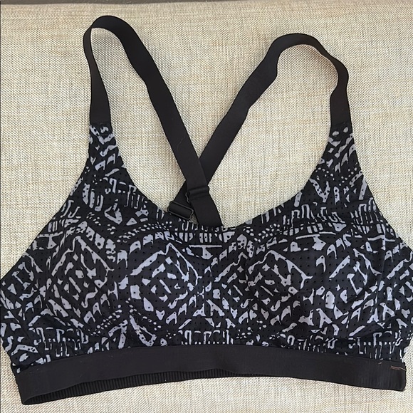 Victorias Secret VSX Sport Bra - Picture 1 of 4
